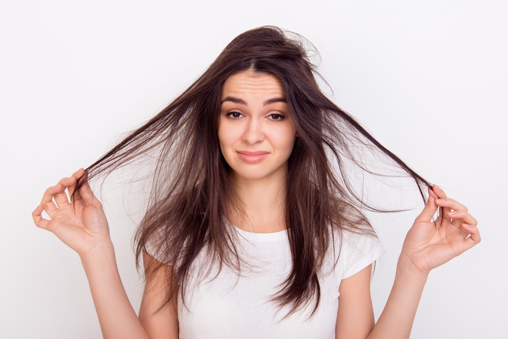 Как выпрямить волосы без утюжка: самые эффективные и безопасные способы